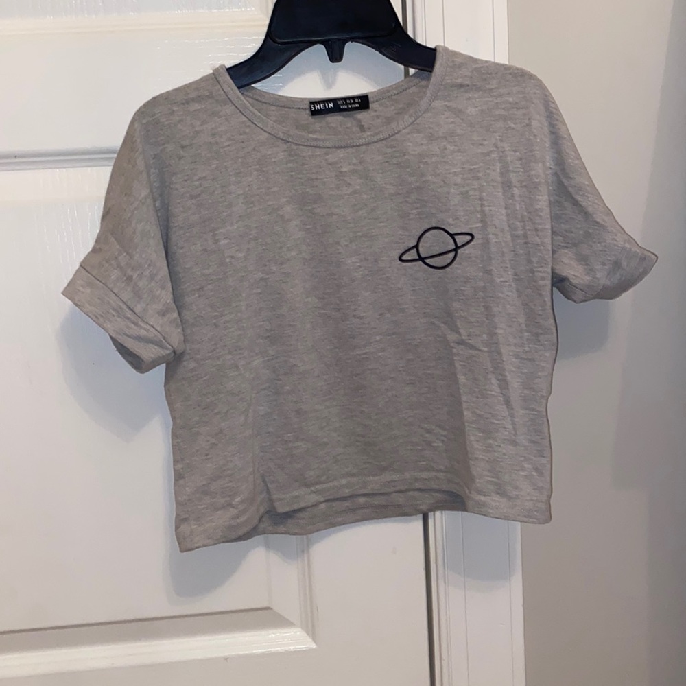 cute light grey cropped T-shirt